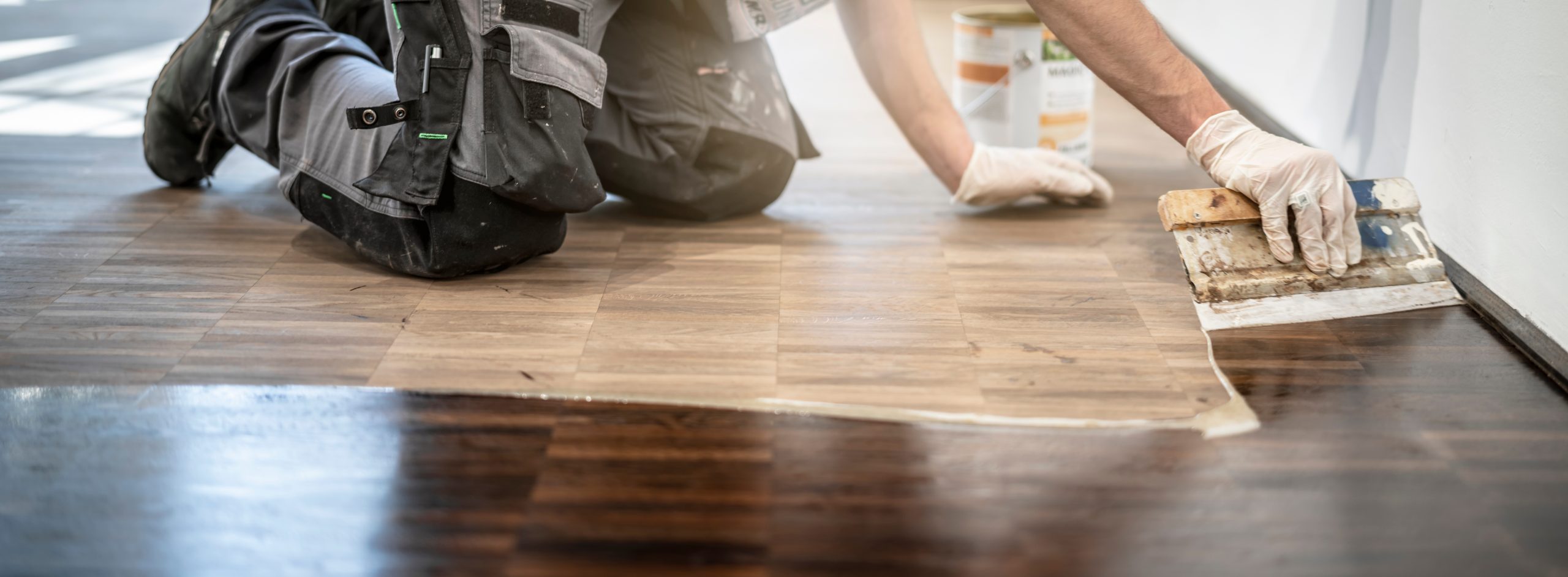 Mantenimiento y limpieza de un suelo de madera aceitado